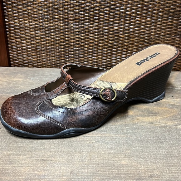 90’s Unlisted Showcase Brown Wedges - Picture 13 of 16